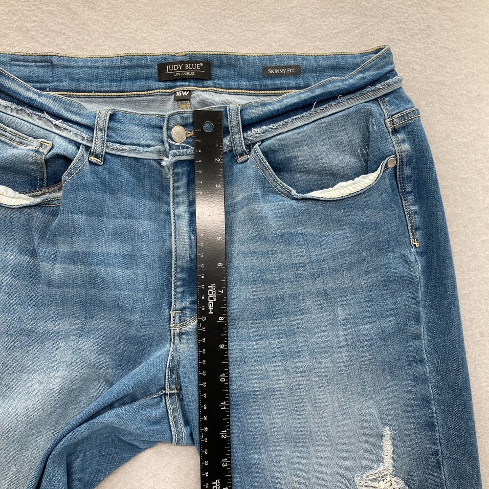 Judy Blue Jeans Women's 16W Skinny Fit Medium Blue Stretch Denim Distressed City - Picture 8 of 13